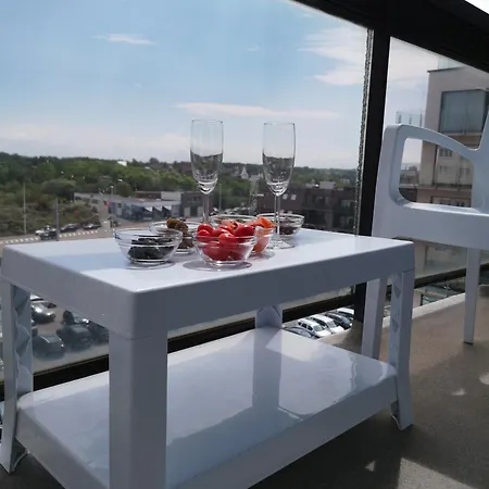 Zeester En Koffie. Oostduinkerke-Bad